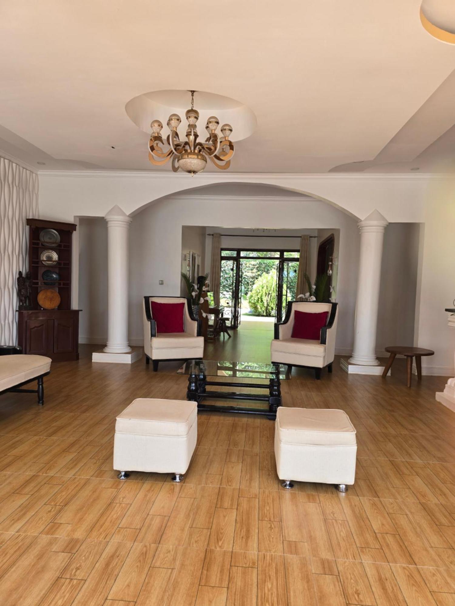 Sprunger Avenue - Tulia Homes Моши Экстерьер фото