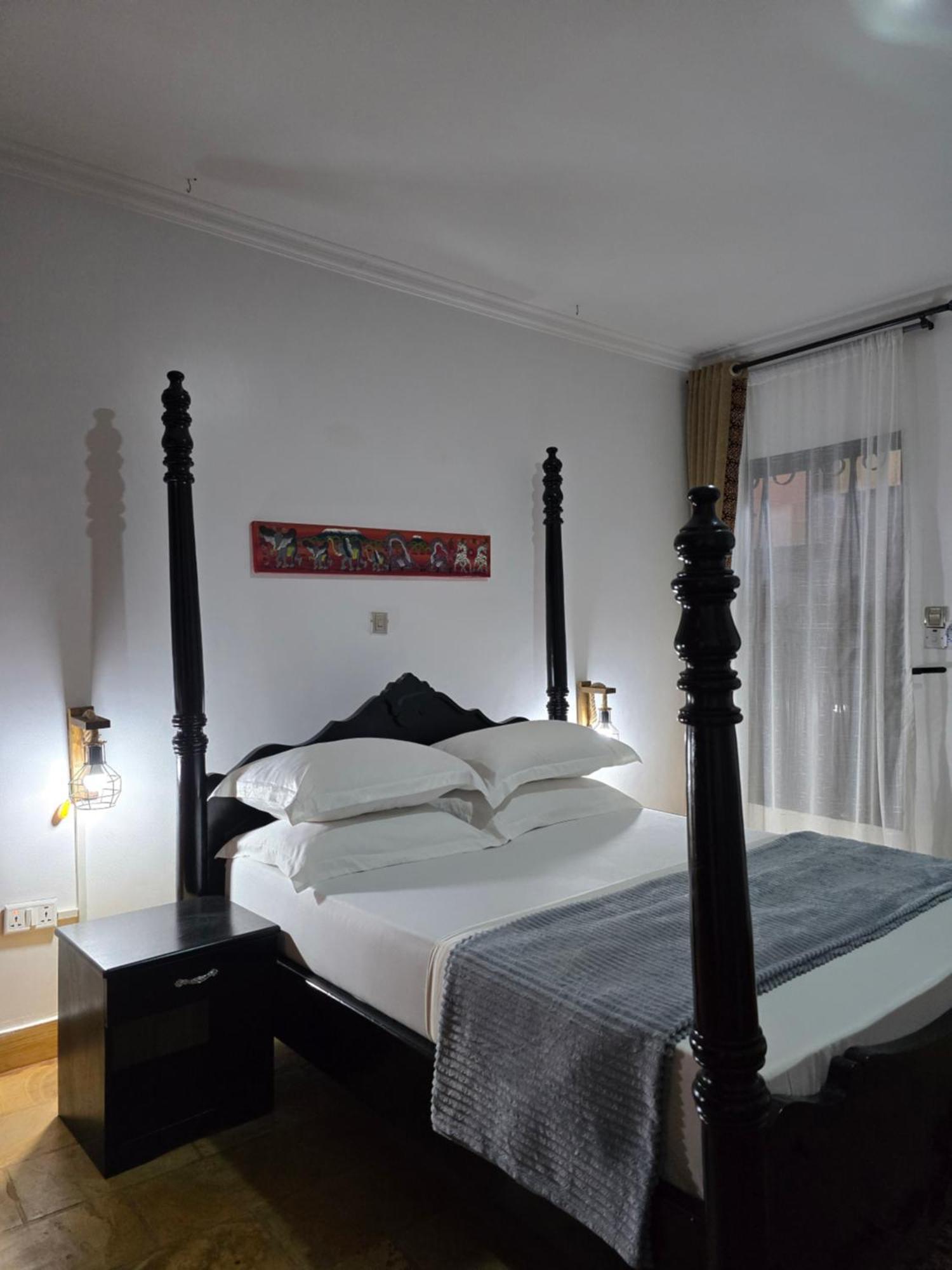 Sprunger Avenue - Tulia Homes Моши Номер фото
